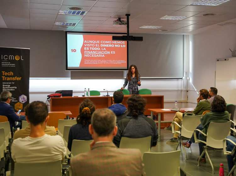 Clara Gómez, agente de Innovación: “El objetivo de una spin-off no es fundar...